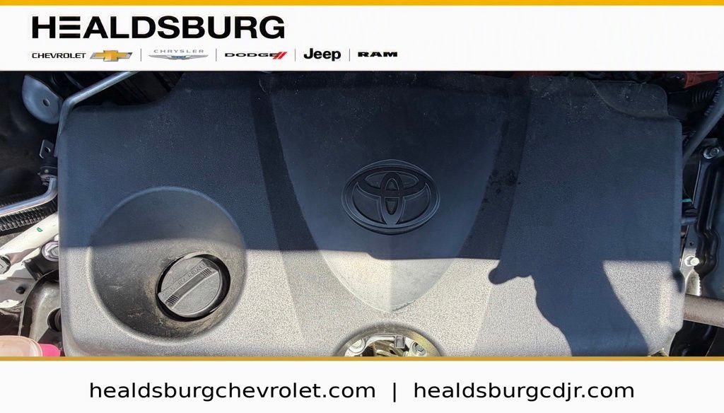 Used 2021 White Toyota XLE image 29