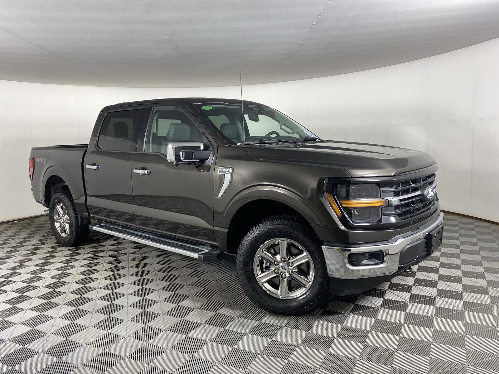 Used 2024 Darkened Bronze Ford XLT image 11