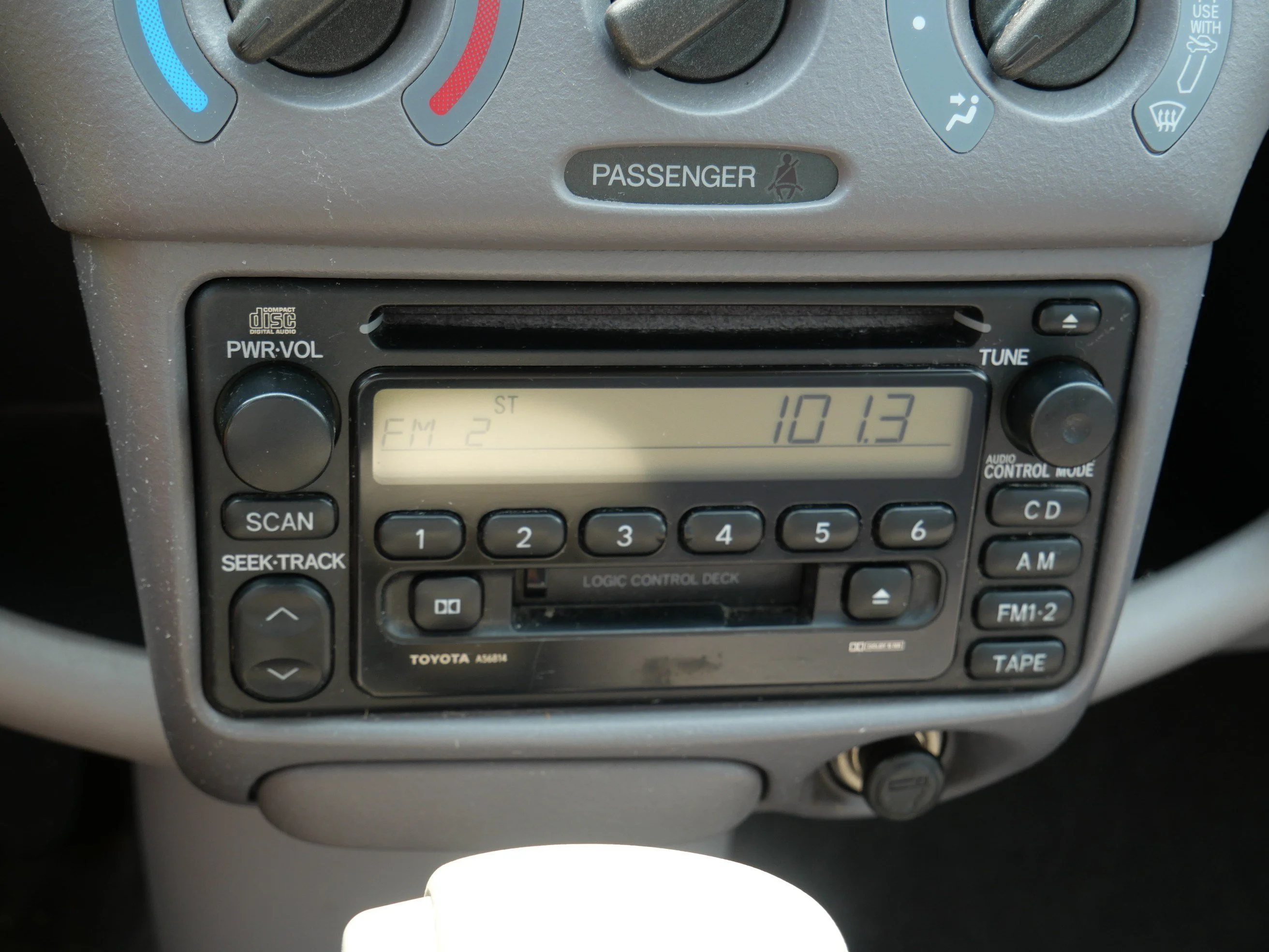 Used 2002 Polar White Toyota  image 22
