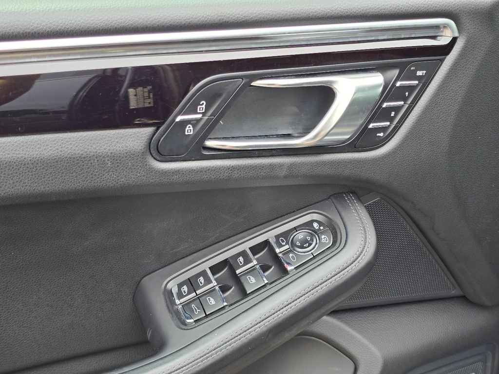 Used 2020  Porsche S image 42