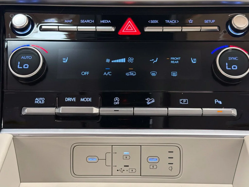 New 2027 Shimmering Silver Hyundai SEL image 17
