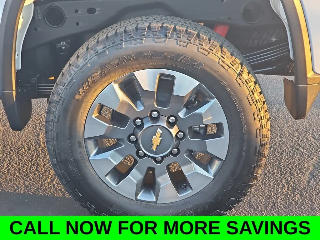 New 2026 Summit White Chevrolet Custom image 37