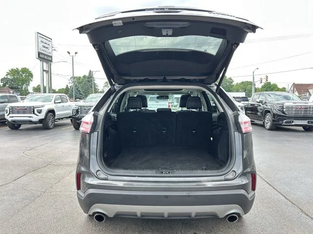 Used 2020  Ford Titanium image 10