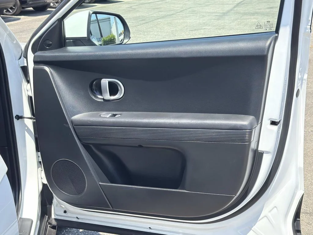 Used 2024 ATLAS WHITE Hyundai SE Standard Range image 30