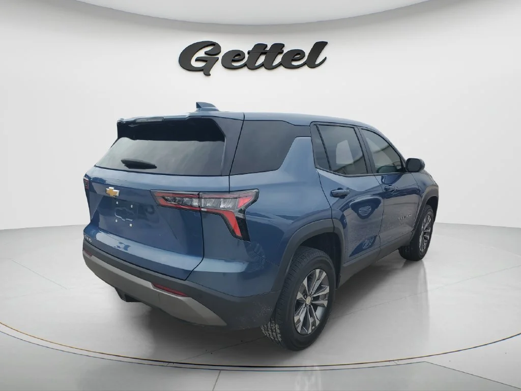 Used 2026 Lakeshore Blue Metallic Chevrolet LT image 4