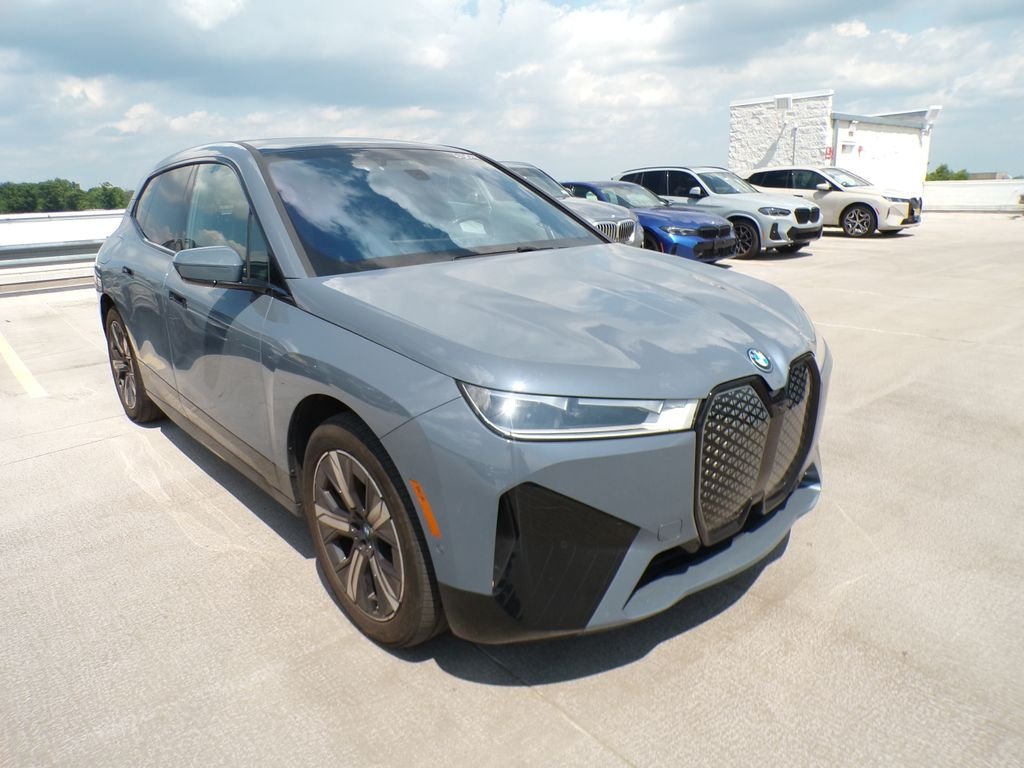 2024 BMW iX xDrive50's photo