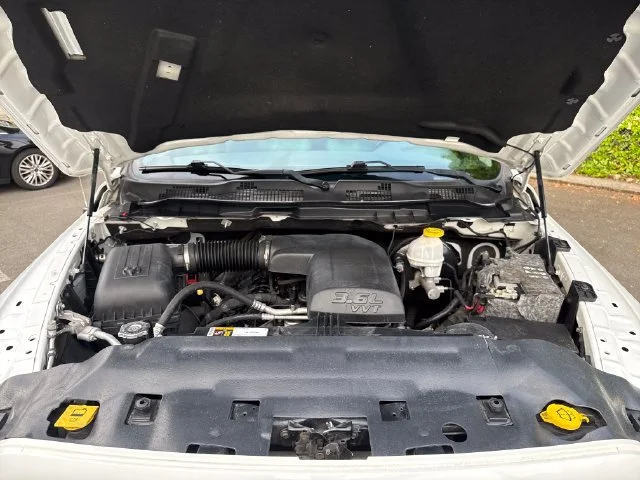 Used 2018 Bright White Clearcoat Ram Express image 28