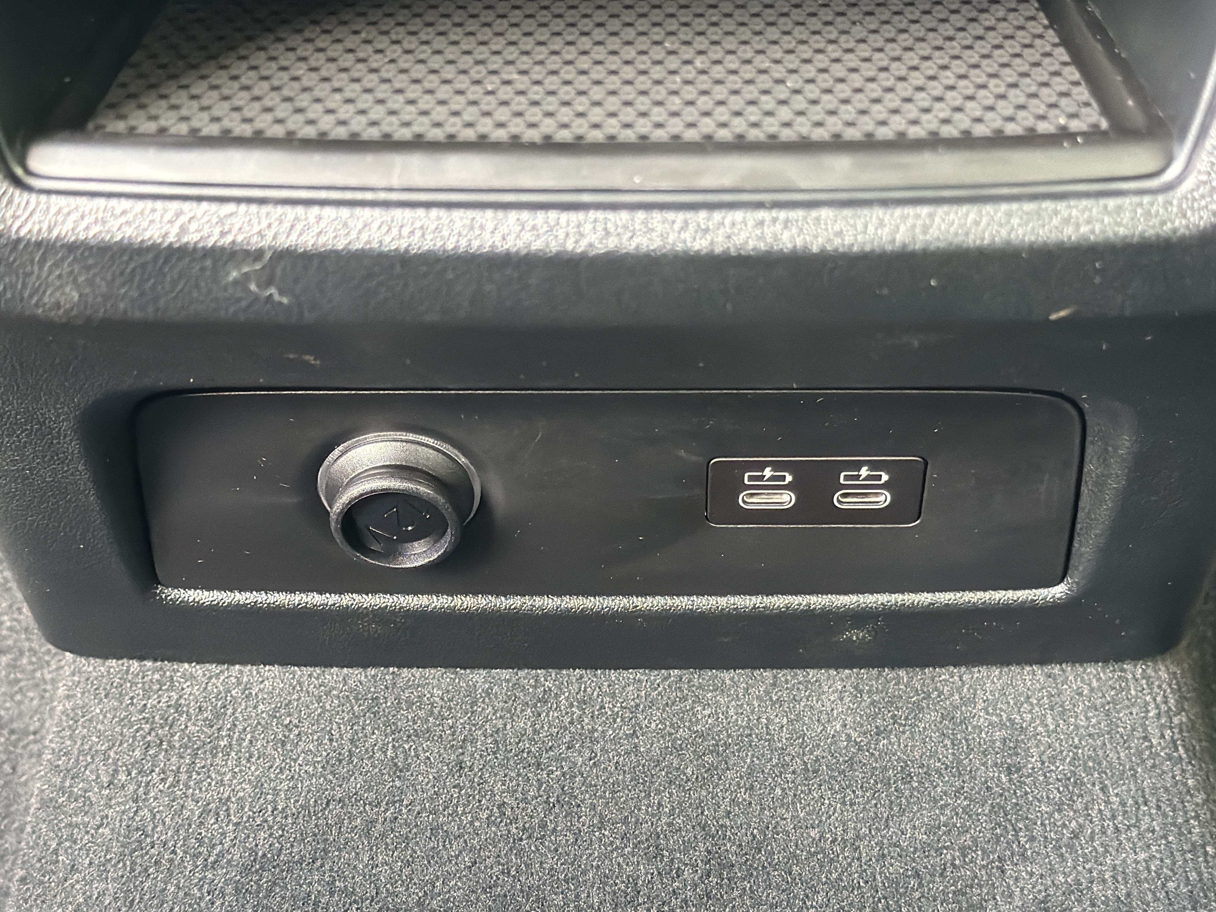 New 2026 Carbon Black Metallic BMW sDrive40i image 22
