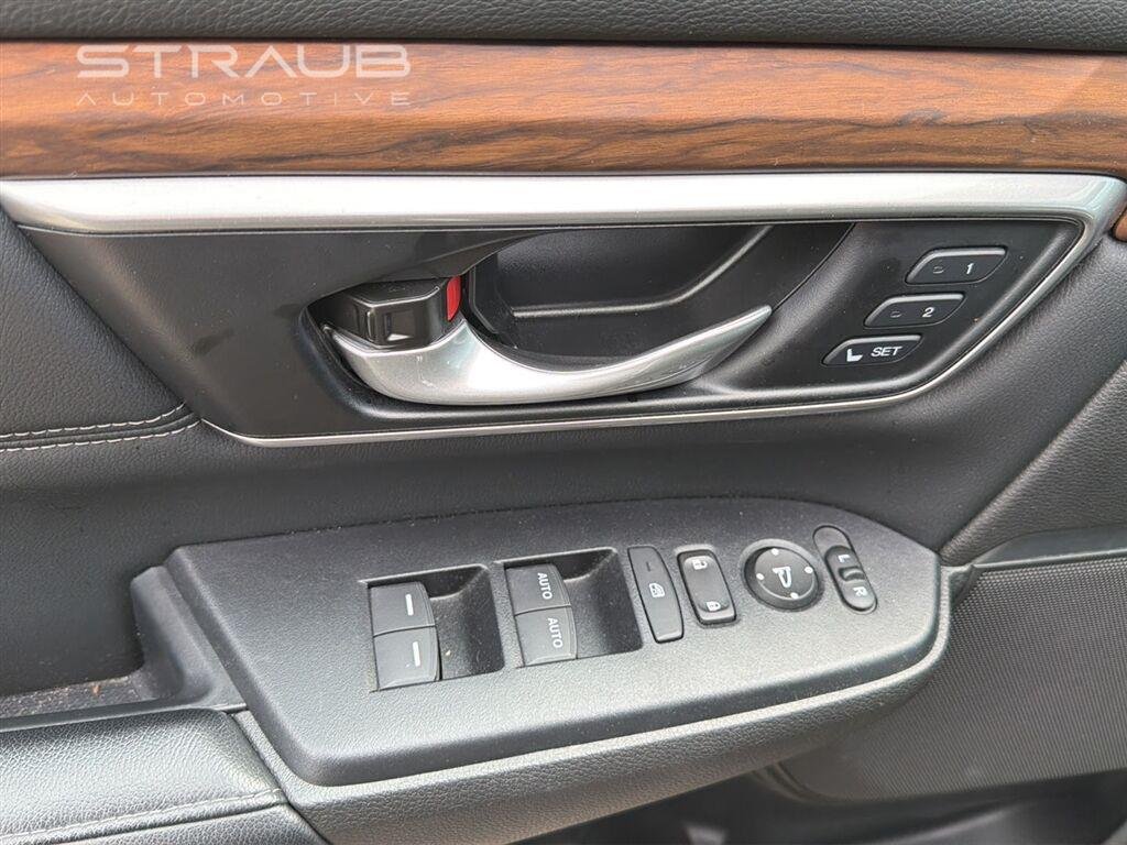 Used 2022 Crystal Black Pearl Honda Touring image 13