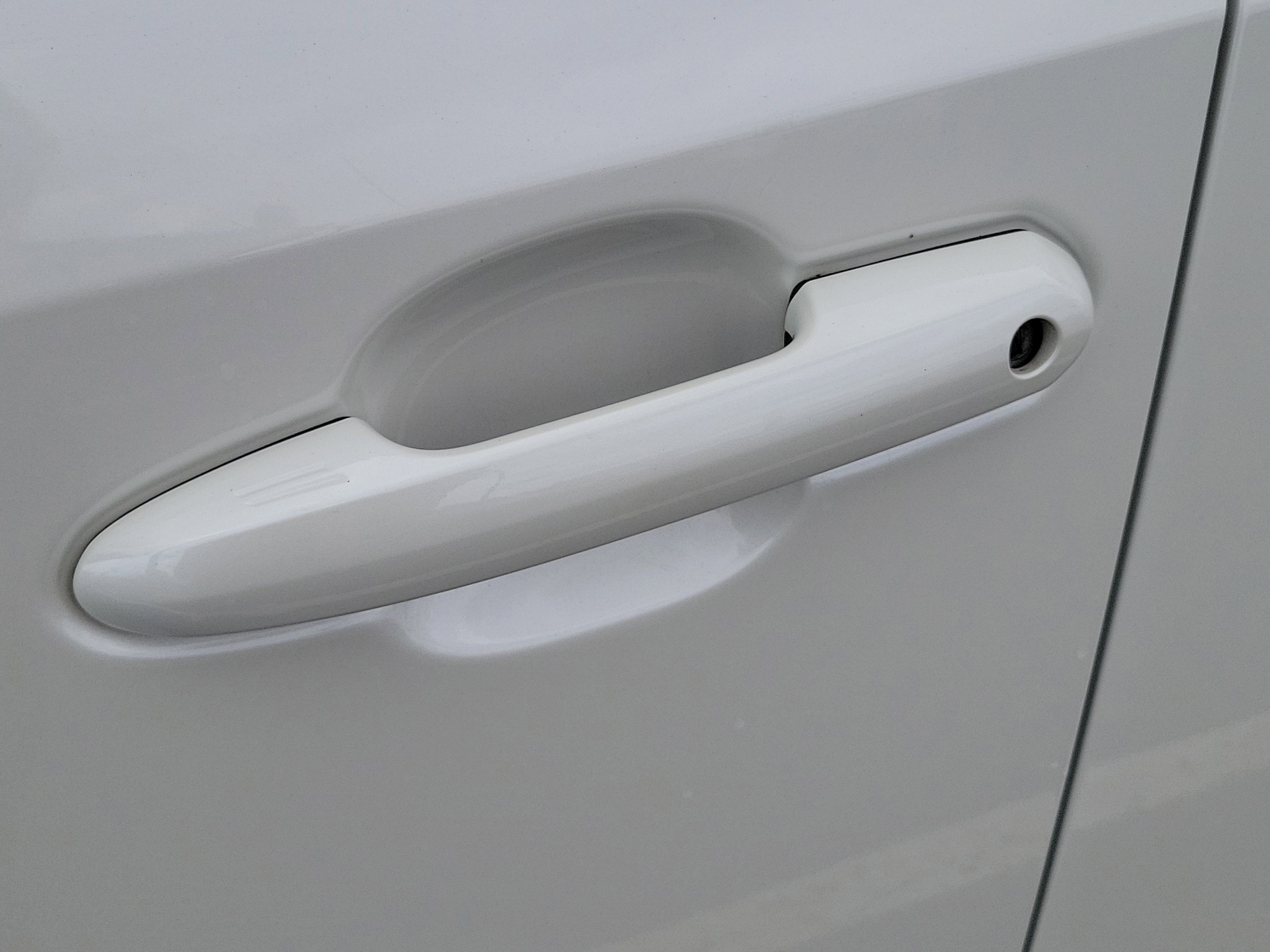 Used 2021 Blizzard Pearl Toyota Hybrid XLE Premium image 8