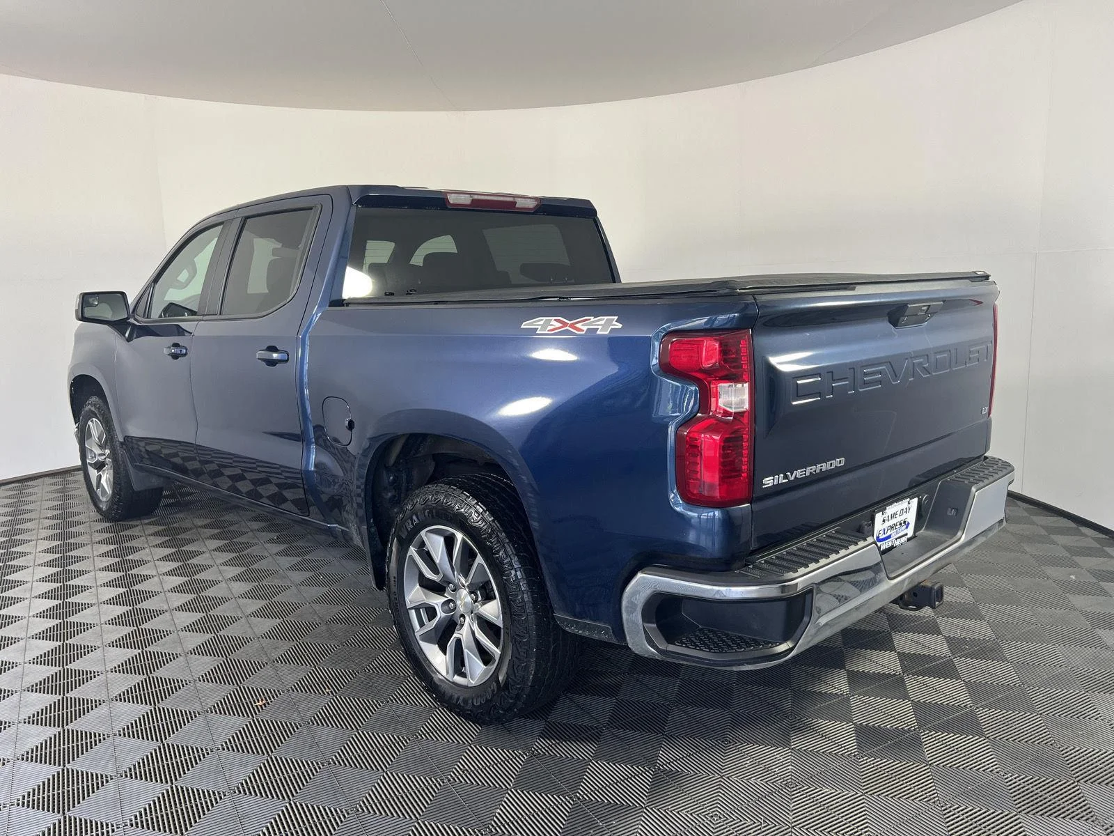Used 2022 Northsky Blue Metallic Chevrolet LT image 5
