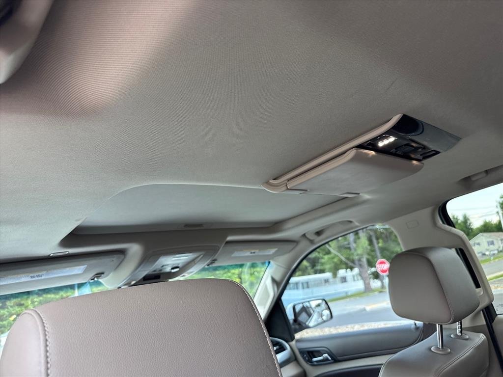 Used 2019 SUMMIT WHITE Chevrolet LT image 21