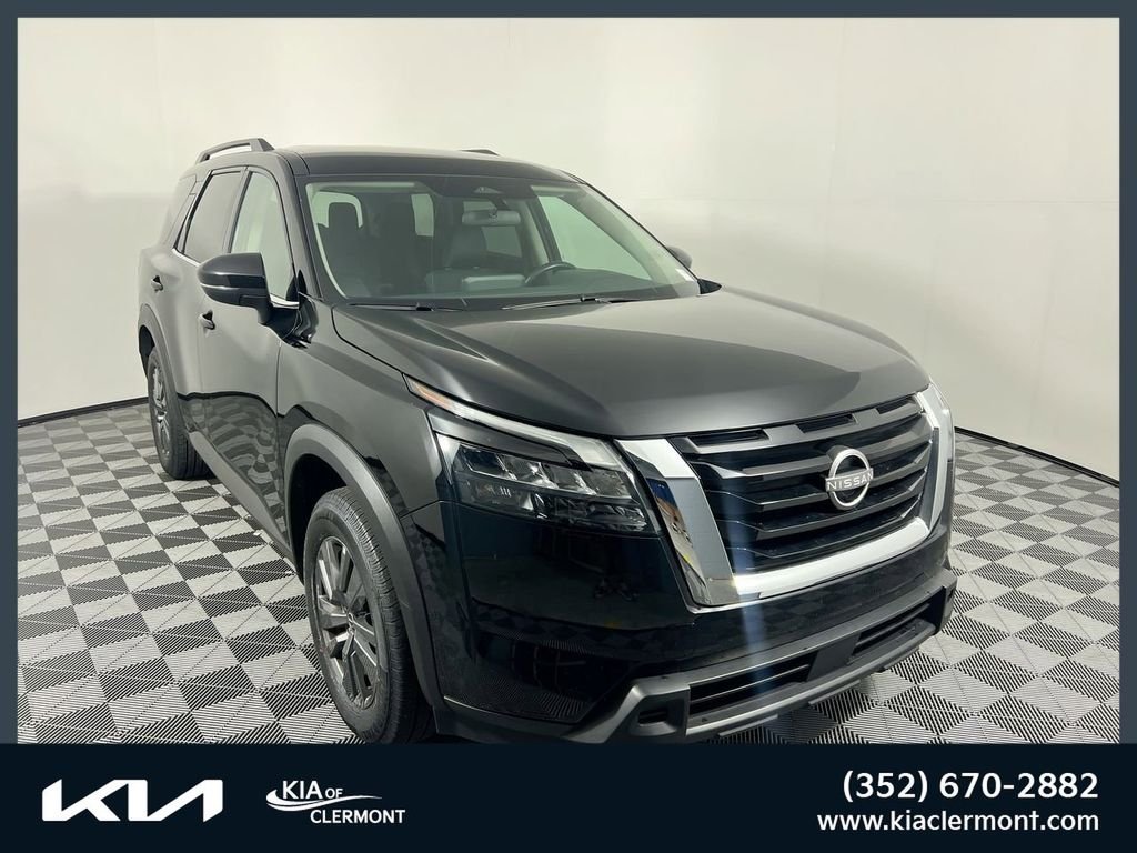 2024 Nissan Pathfinder SV
