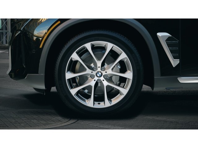 New 2026 Black Sapphire Metallic BMW xDrive40i image 7