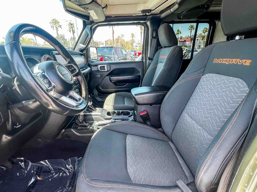 Used 2021 Green Jeep Mojave image 16