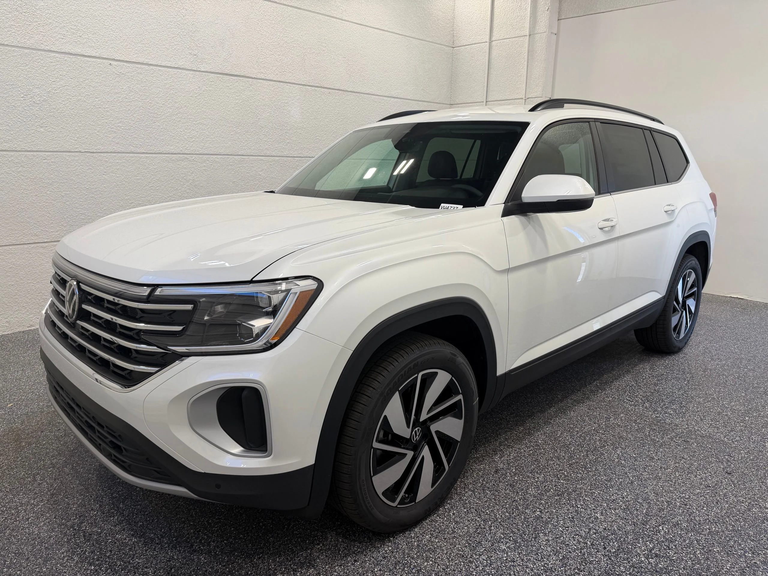 New 2026 White Volkswagen 2.0T SE w/Technology image 1