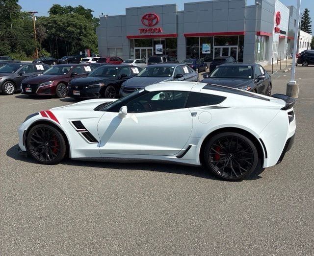 Used 2019 White Chevrolet Grand Sport image 2
