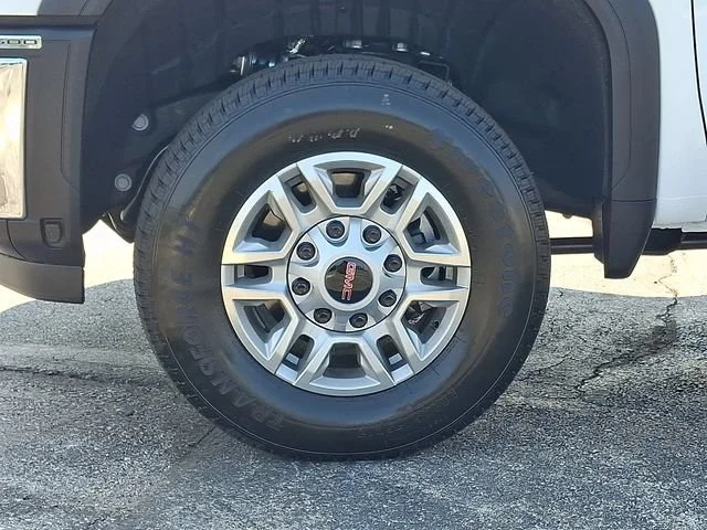 New 2026 Summit White GMC Pro image 8
