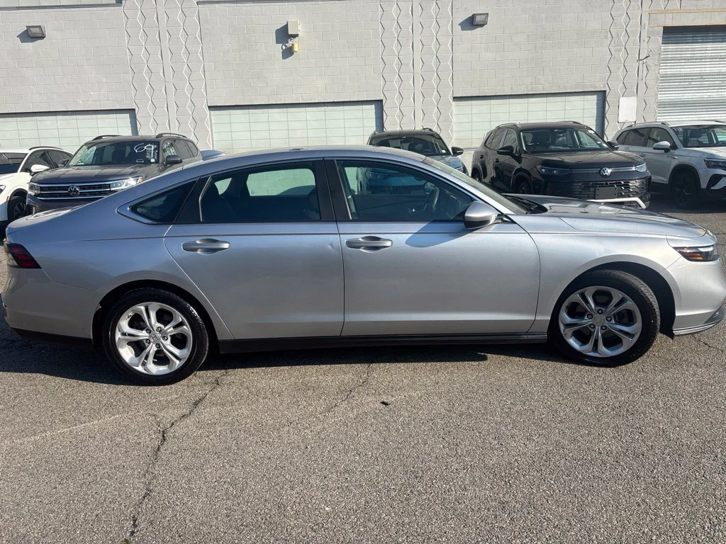 Used 2023 Silver Honda LX image 7