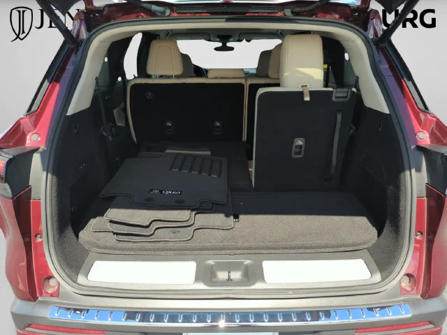 Used 2024 Red INFINITI Sensory image 19