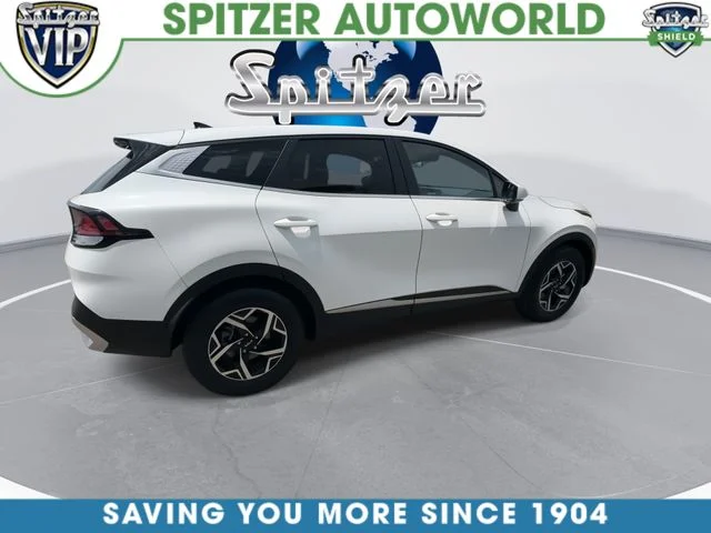 Used 2023 White Kia LX image 9