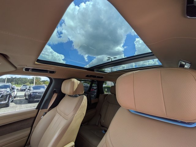 Certified Used 2024 White Land Rover Autobiography image 21