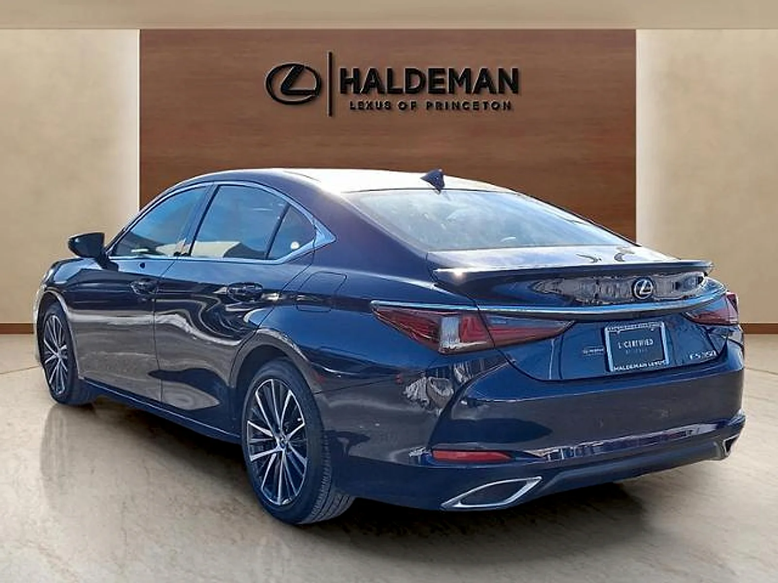 Certified Used 2022 Nightfall Mica Lexus  image 5