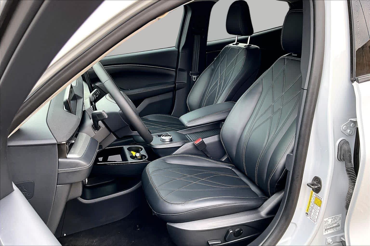 Used 2023 Space White Metallic Ford Select image 7