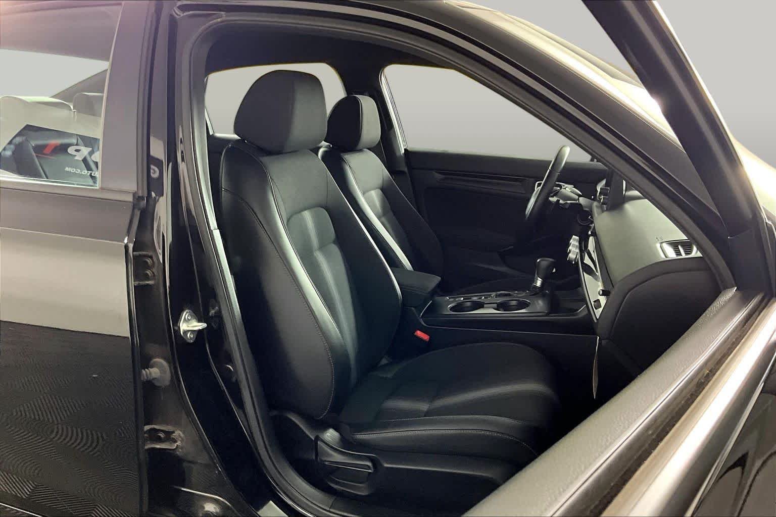 Used 2025 Crystal Black Pearl Honda Sport image 9