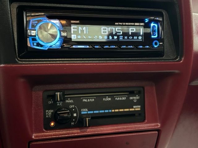 Used 1993 Red Ford  image 16