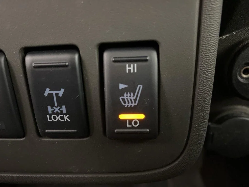 Used 2018 Glacier White Nissan PRO-4X image 21