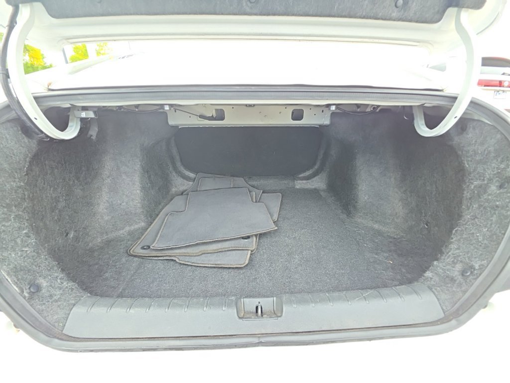 Used 2016 Taffeta White Honda LX image 21