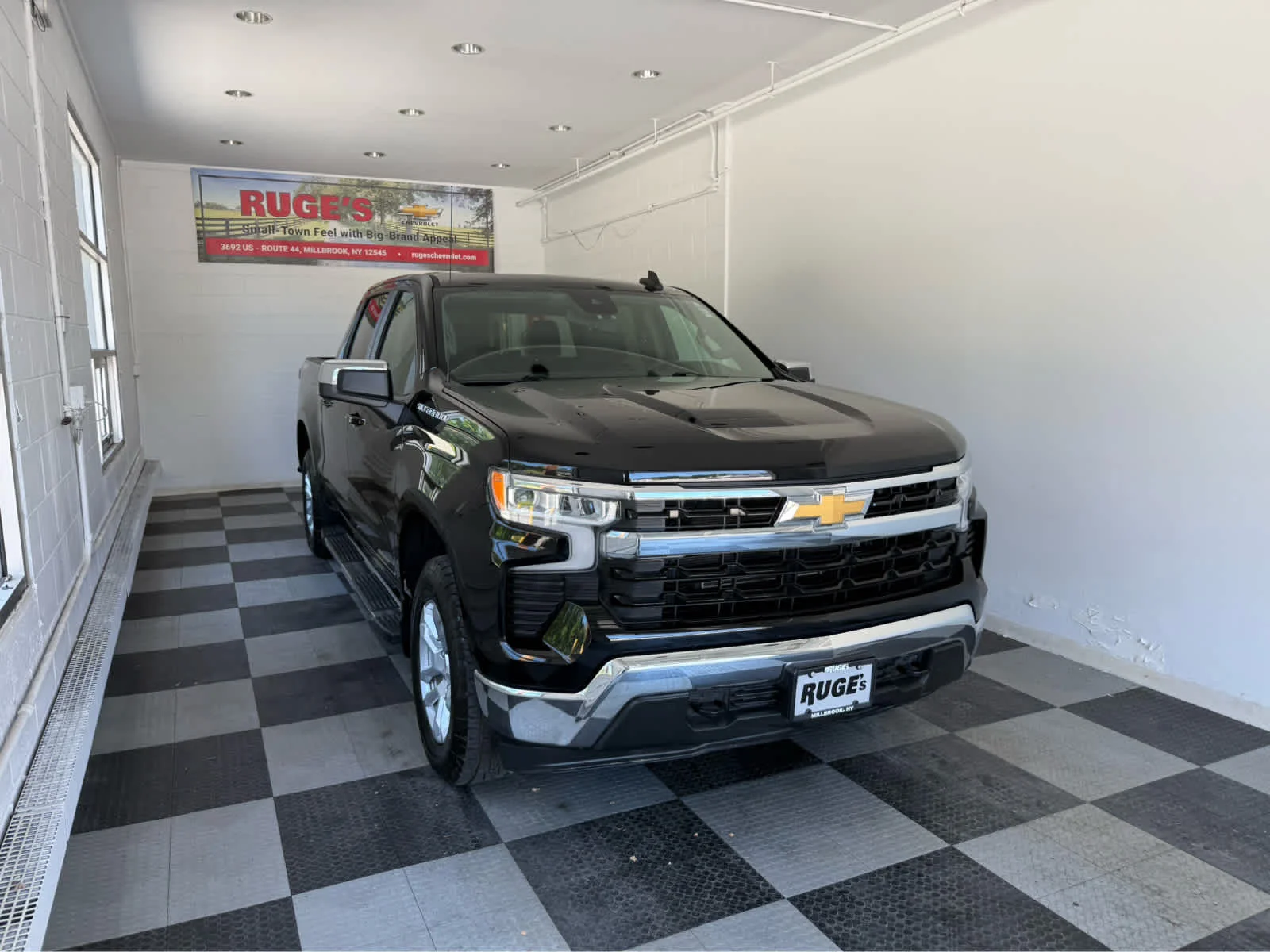 Used 2022 Black Chevrolet LT image 2