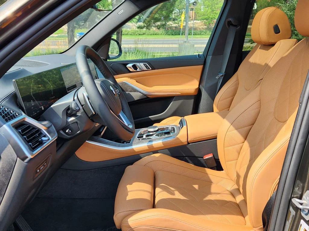 New 2026 Manhattan Green Metallic BMW xDrive40i image 10