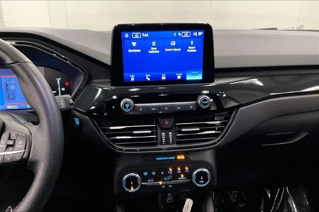 Used 2025 Agate Black Metallic Ford ST-Line image 7