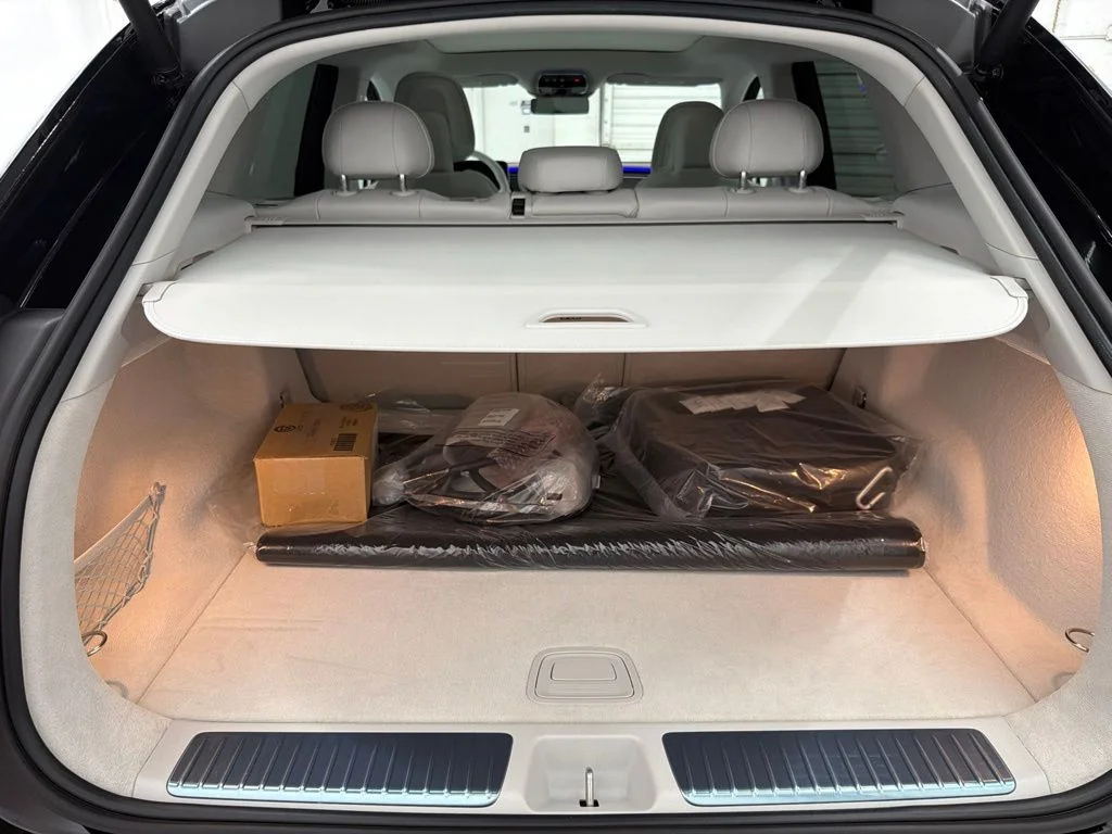 New 2027 Black Mercedes-Benz 320+ SUV image 28