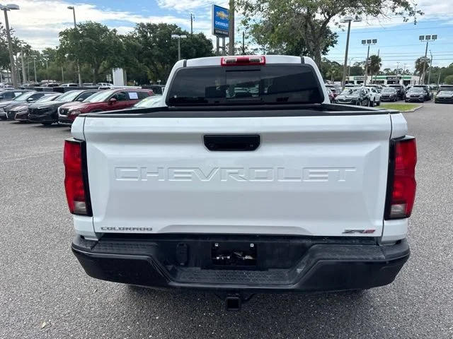 2024 Chevrolet Colorado ZR2 - Photo 6