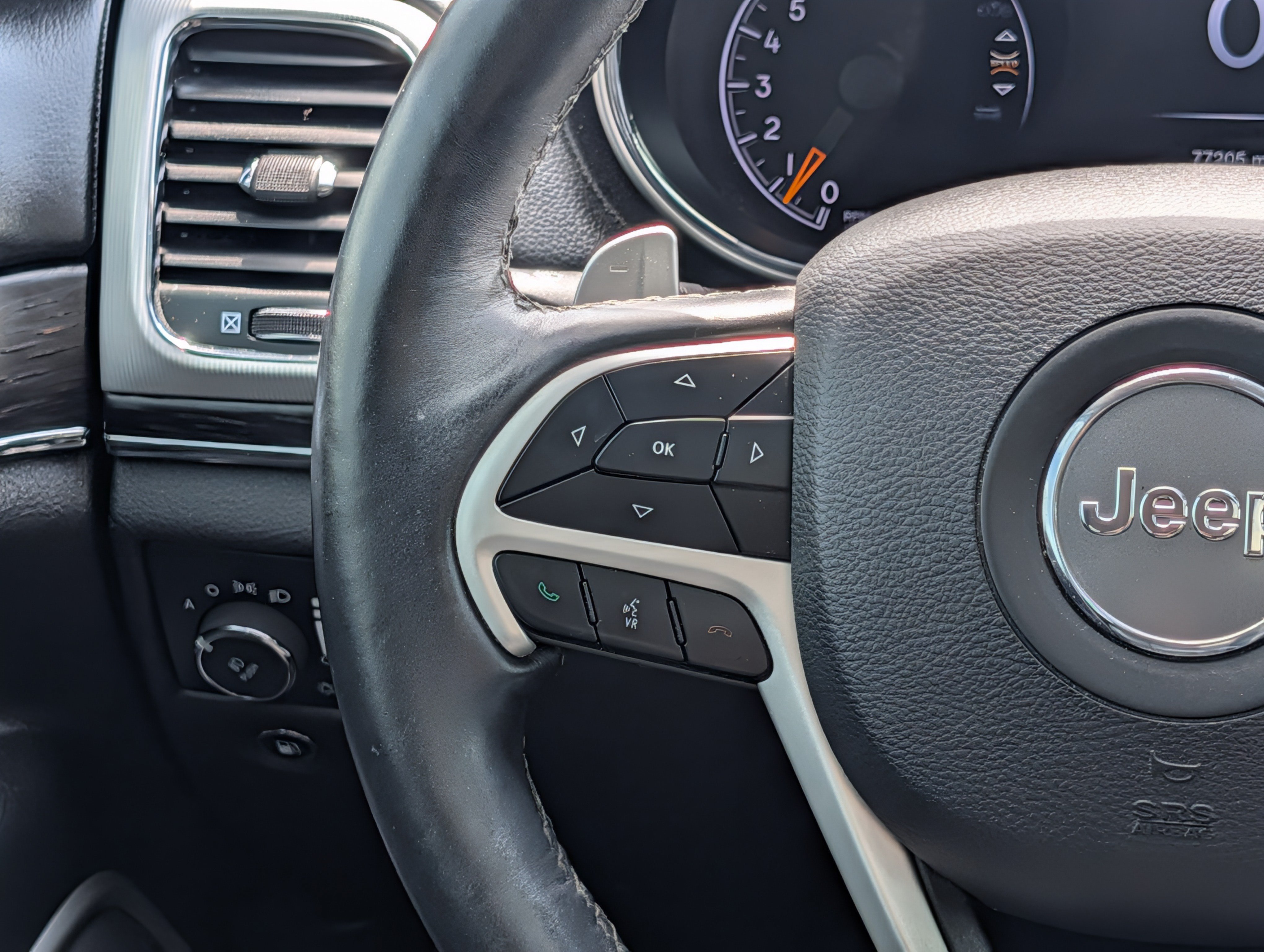 Used 2019 Diamond Black Crystal Pearlcoat Jeep Summit image 22