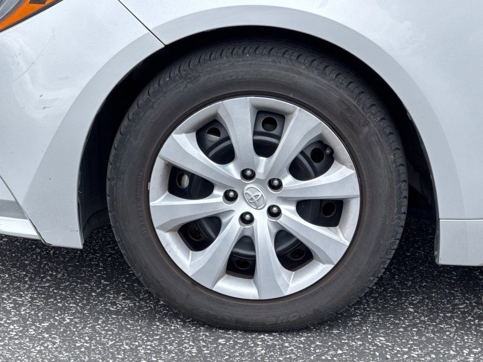 Used 2023 Silver Toyota LE image 22