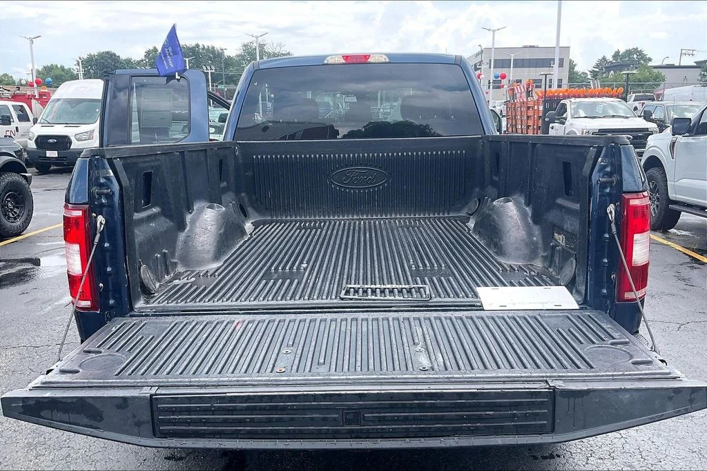 Used 2018 Blue Ford XLT image 27