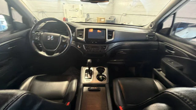 Used 2017 White Honda EX-L image 15