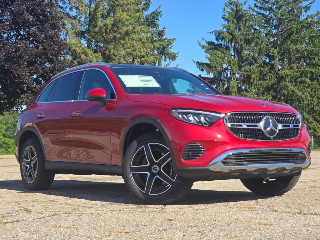 New 2026 MANUFAKTUR Patagonia Red Metallic Mercedes-Benz GLC 300 image 2