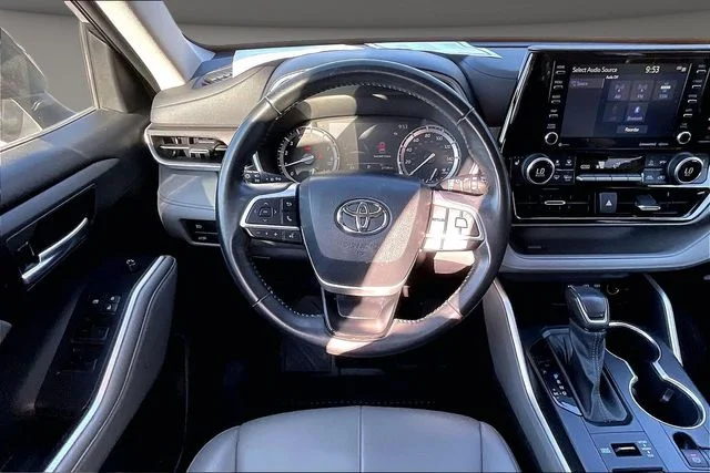 Used 2022 Black Toyota XLE image 5