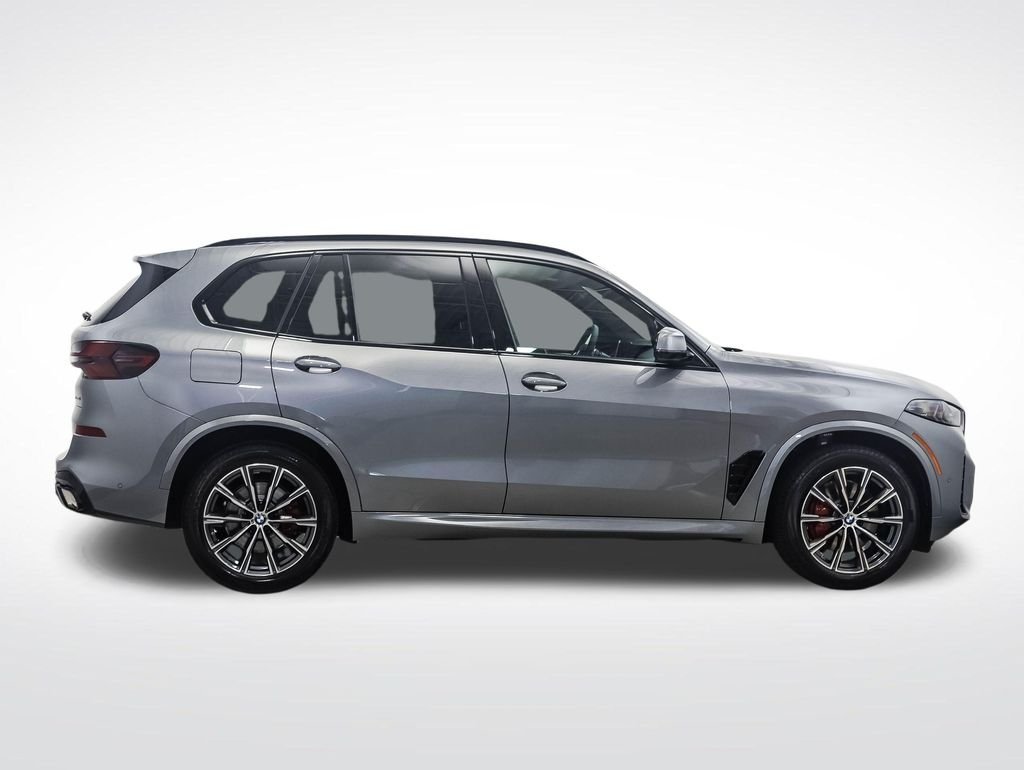 New 2026 Gray Metallic BMW xDrive40i image 6