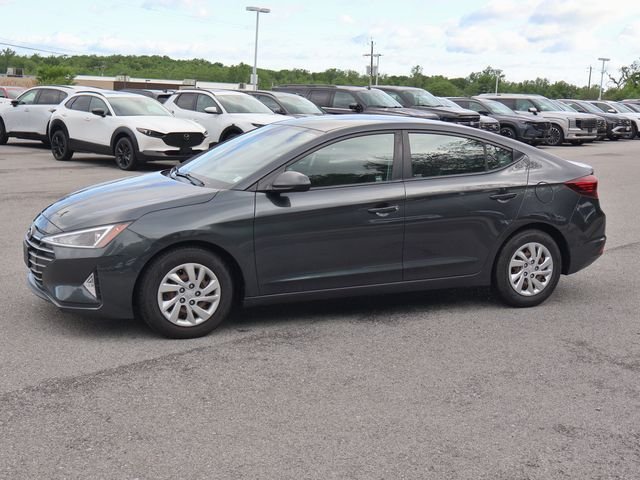 Used 2020 Gray Hyundai SE image 4