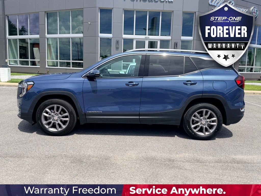 Used 2024 Blue GMC SLT image 3