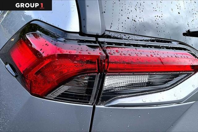 Certified Used 2025 SILVER SKY METALLIC Toyota  image 28