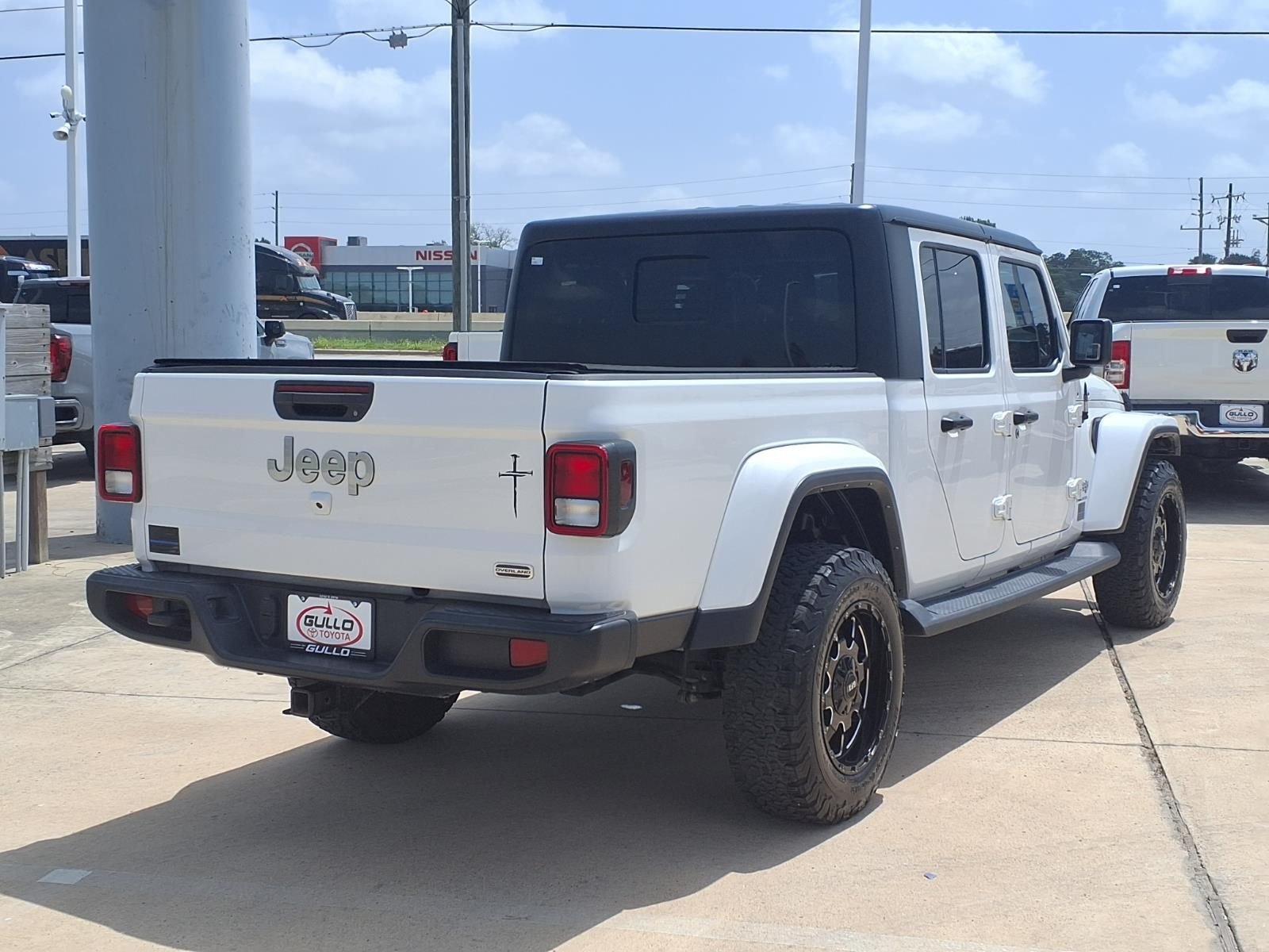 Used 2023 Bright White Clearcoat Jeep Overland image 6