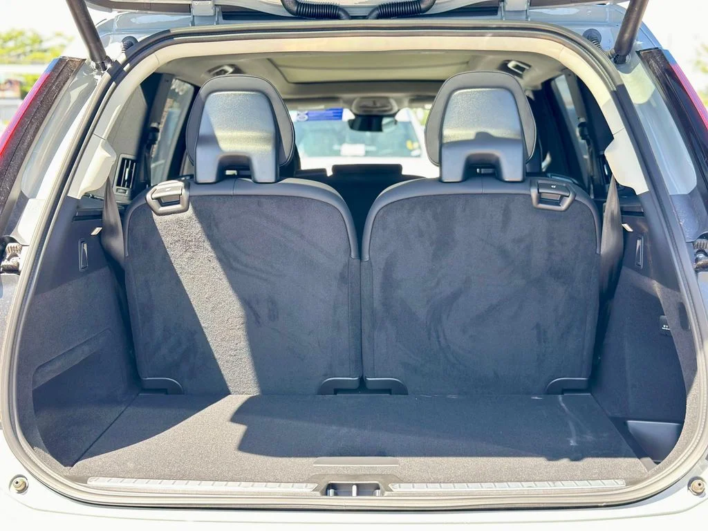 New 2026 Gray Volvo T8 Plus image 15