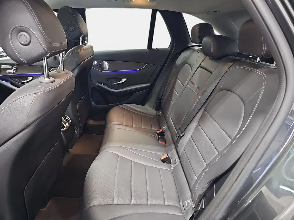 Used 2020  Mercedes-Benz GLC 300 image 13